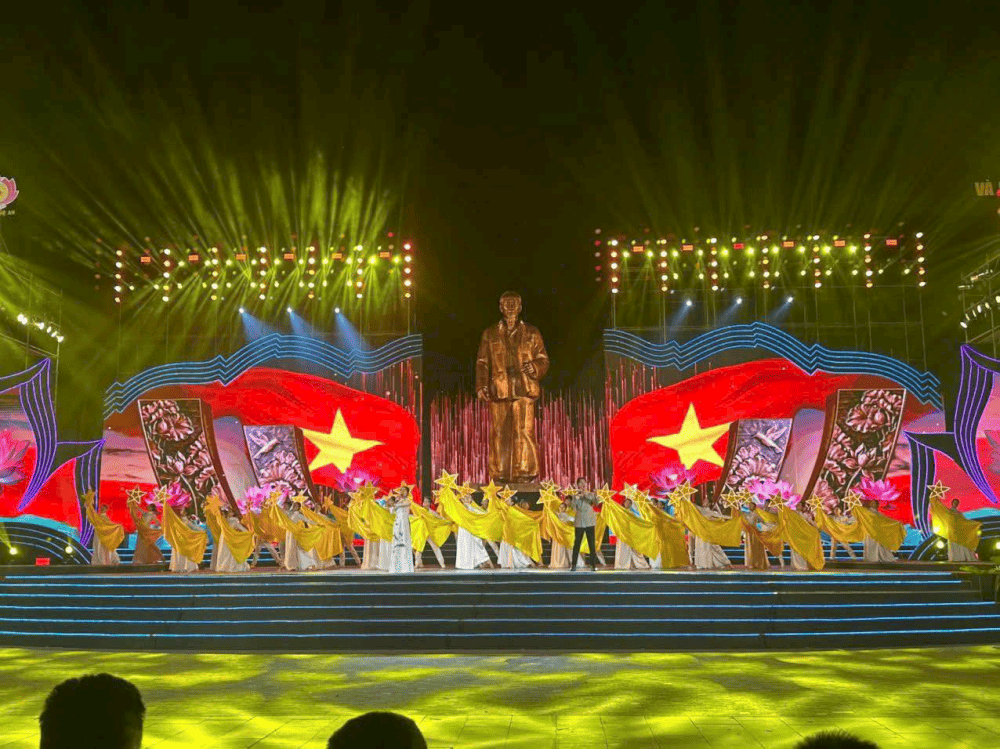 Lễ hội Làng Sen được tổ chức mỗi dịp sinh nhật Bác. (Nguồn: Khu Di Tích Kim Liên - Di Tích Quốc Gia Đặc Biệt)